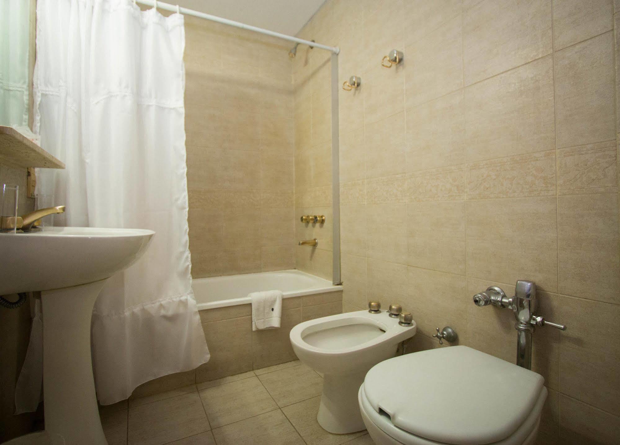Regis Orho Hotel 3*