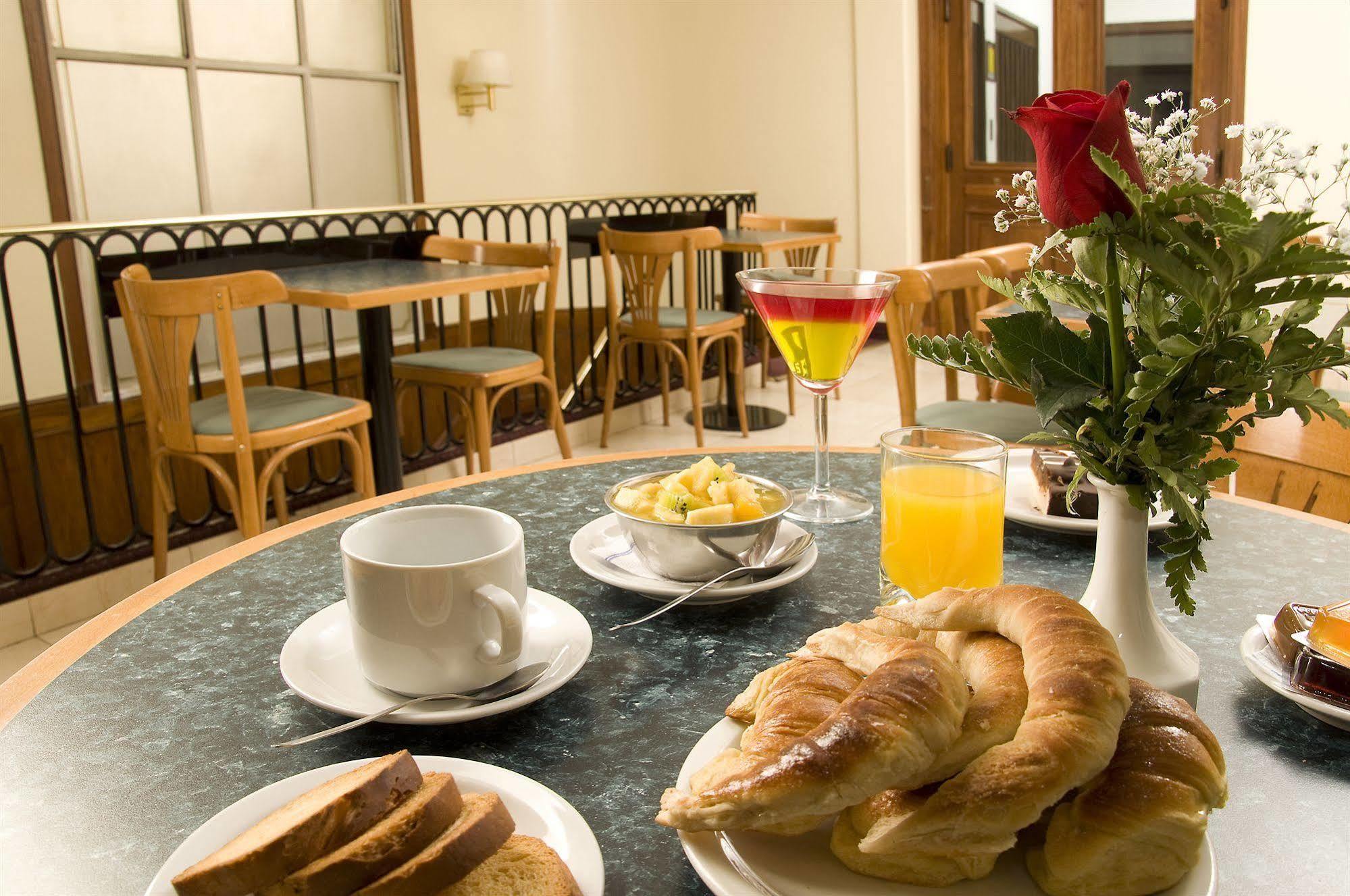 Hotel Regis Orho 3*