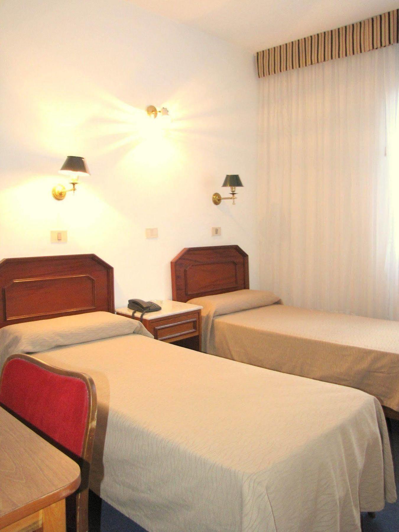 Hotel Tres Sargentos 2*
