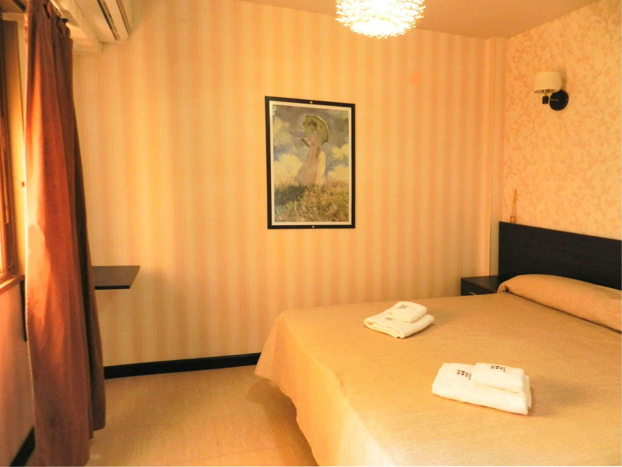 Y Hotel 3*