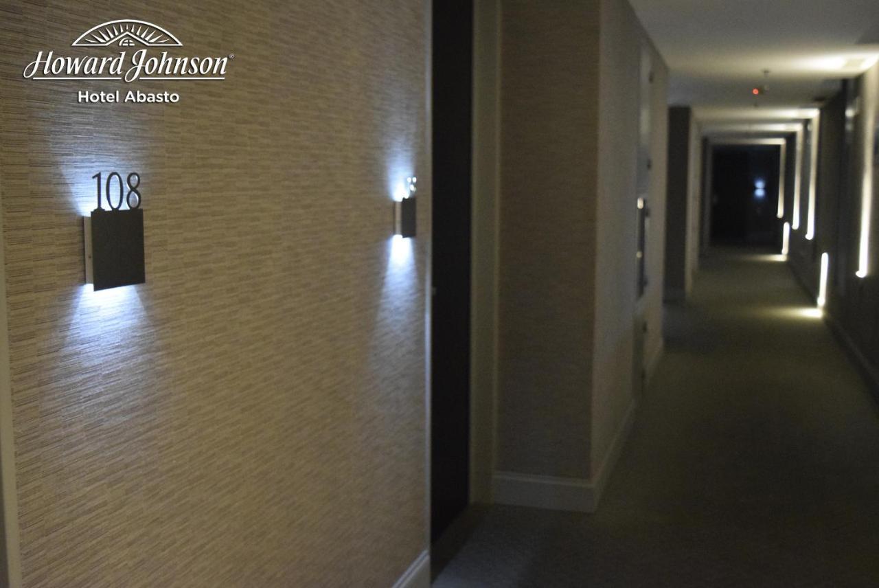 Howard Johnson Abasto 4*