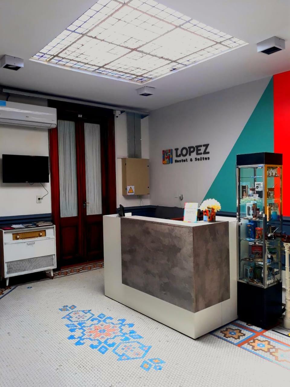 Hostal Lopez &