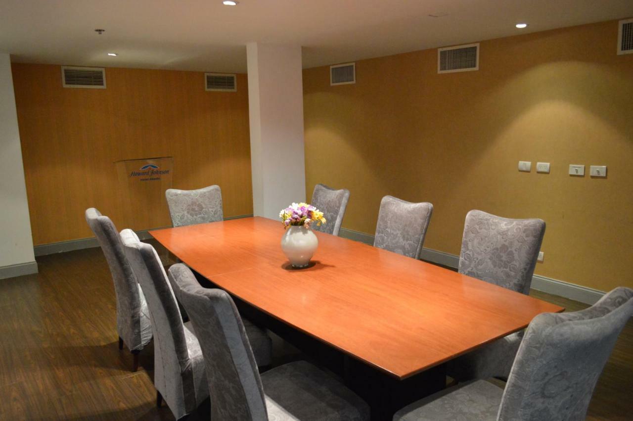 Howard Johnson Abasto Hotel