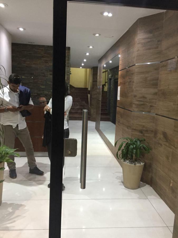 Luminoso Microcentro Con Seguridad 24hs Apartamento