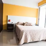 Studio luminoso impecable y chic