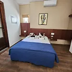 Departamento completo y Habitaciones en Suite Balcarce