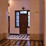 Silencioso Con Patio