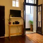 Bohemian & Cozy Apartment Super Close To Tourist Area!