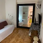 Recoleta Departamento Con Patio.