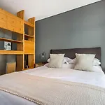 Alamo Luminous Apartment