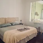Calido Monoambiente Con Amplia Cocina En Villa Devoto