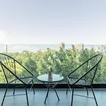 Fliphaus Armenia - Lux Lofts Botanico