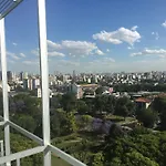 Moderno Estudio, Muy Luminoso