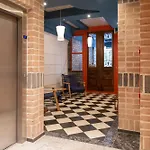 Dahlia Deluxe Studio