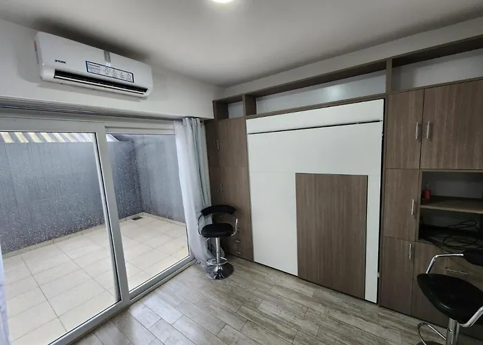 Apart Paysandu Con Patio, A Cuadras Del Estadio Movistar Arena Y Facil Y Rapido Acceso A Diferentes Puntos De La Ciudad