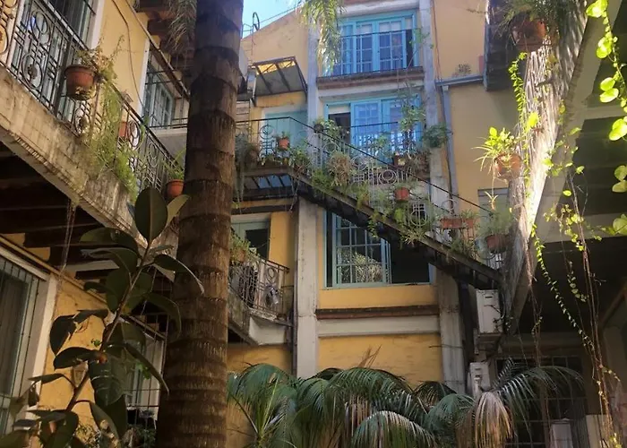 Giuffra Edificio Los Patios Del Sol