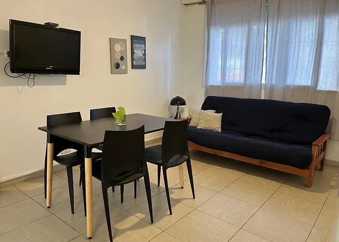 Hermoso departamento tipo casa (PH) con patio.