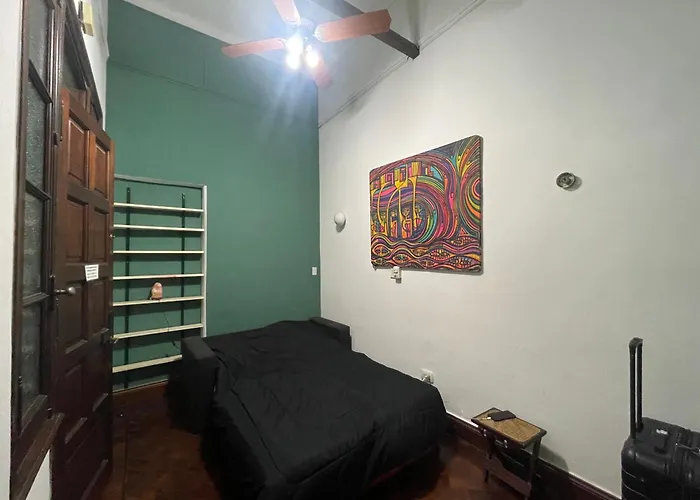 Silencioso Con Patio