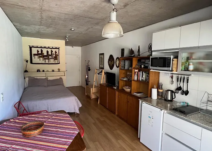 Moderno Estudio, Muy Luminoso