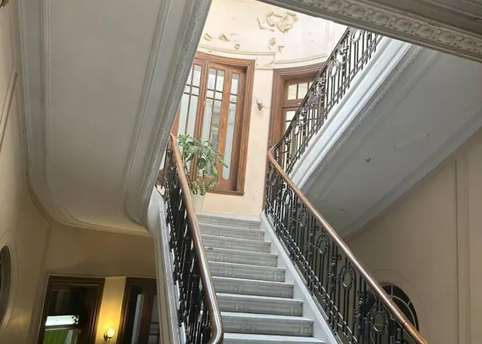 Monumento Historico En Palacio Vera - Estilo Art Nouveau - Plusprops