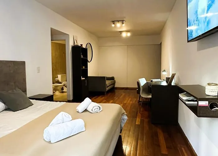 Comfortable And Spacious, Steps From Parque Las Heras