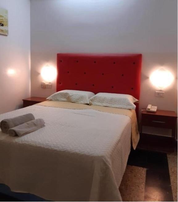 León Imperial Apartahotel 2*