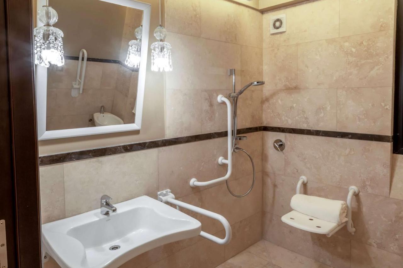 Hotel Esplendor By Wyndham Tango 4*