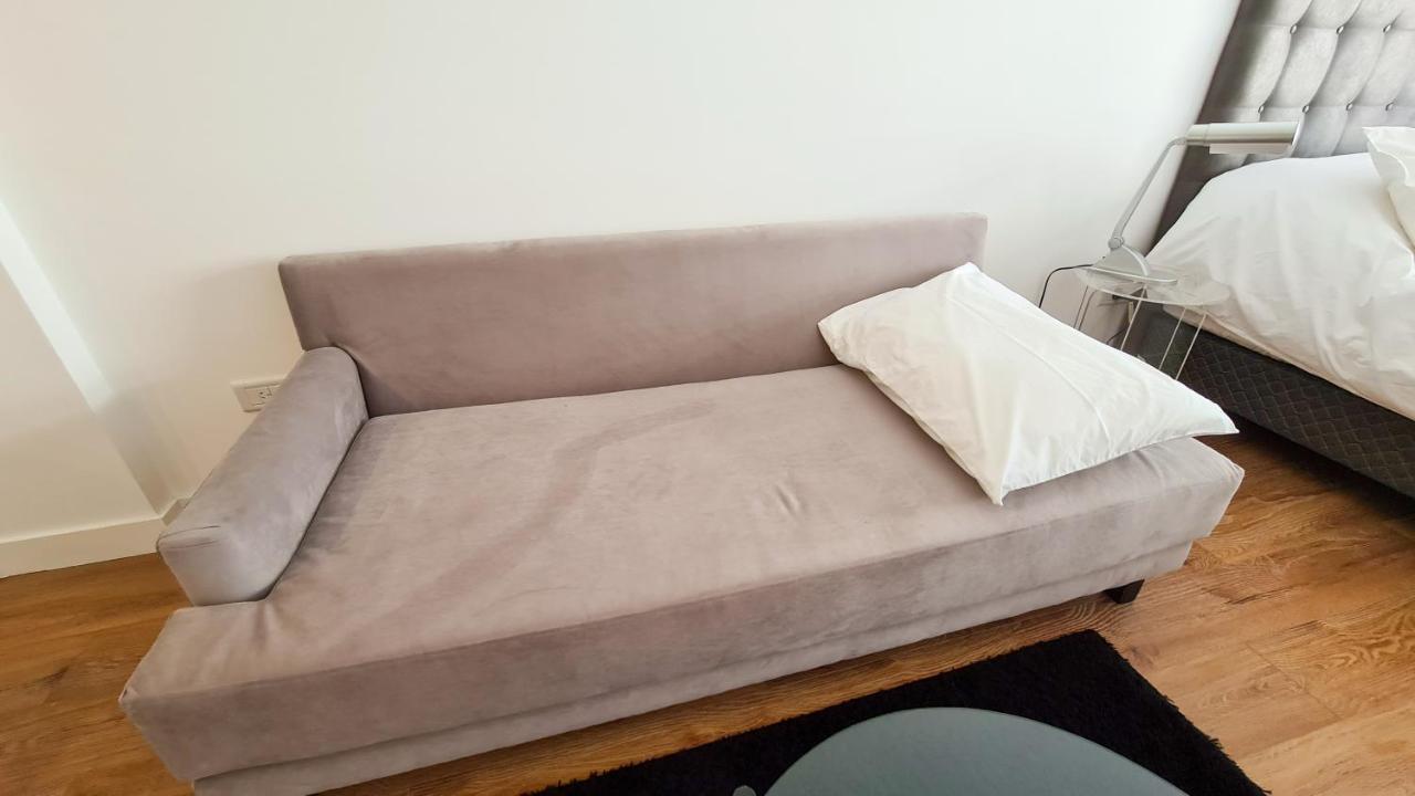 Luxury In Excellent Location Apartment