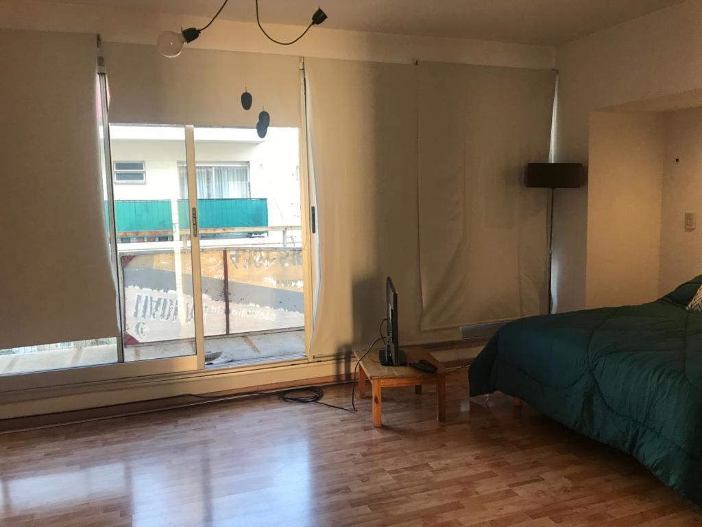 Apartamento Amplio Ambiente Y Medio Luminoso C Pileta, Parilla