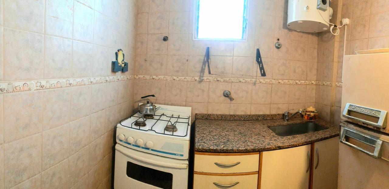 Carmensita Depto A 2 Cuadras De Belgrano Y 9 De Julio Antiguo Y Clasico Edificio De San Telmo Acceso 2do Piso Por Escalera Apartamento Buenos Aires
