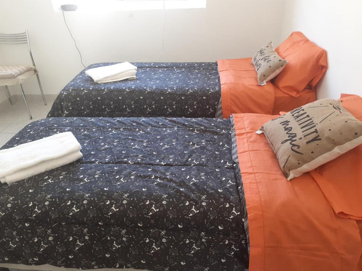 Carmensita Depto A 2 Cuadras De Belgrano Y 9 De Julio Antiguo Y Clasico Edificio De San Telmo Acceso 2do Piso Por Escalera Apartamento Buenos Aires