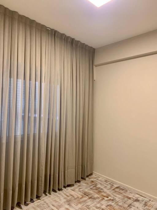 Apartamento Lovely Ba City 6 Pax 3 Bedr 2 Bath With Balcony View Just Renewed *