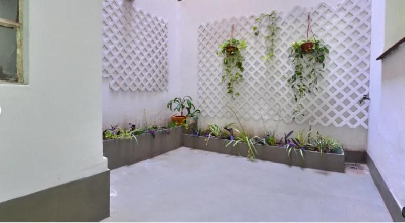 Silencioso Con Patio Apartamento