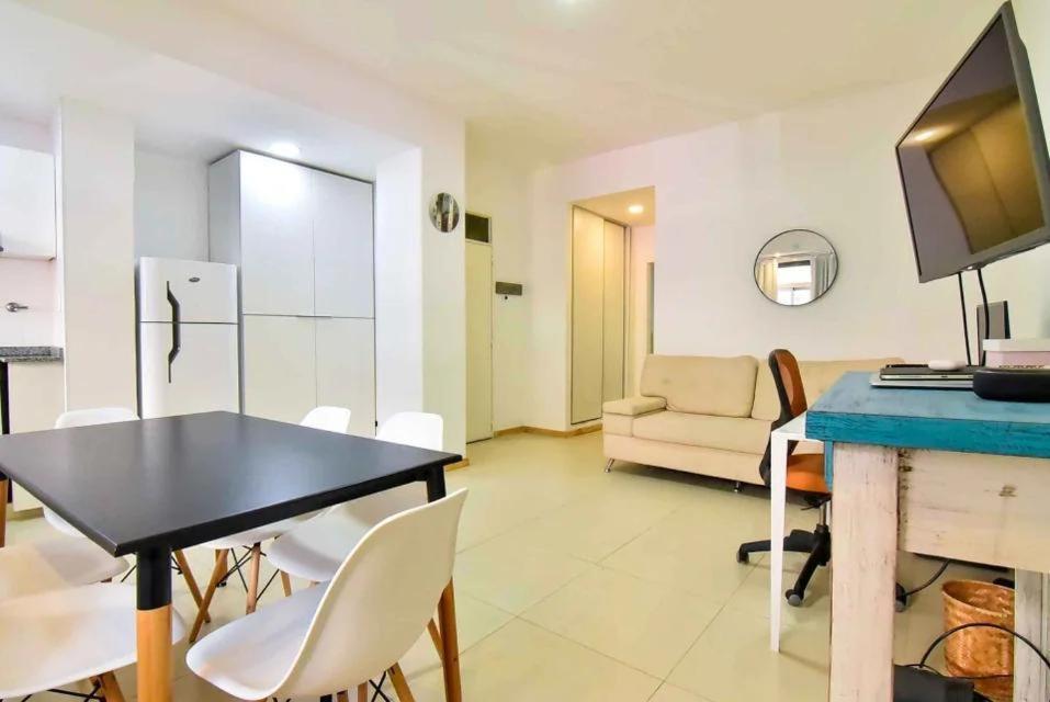 Confortable Departamento Amoblado De 2 Ambientes En Recoleta Con Patio