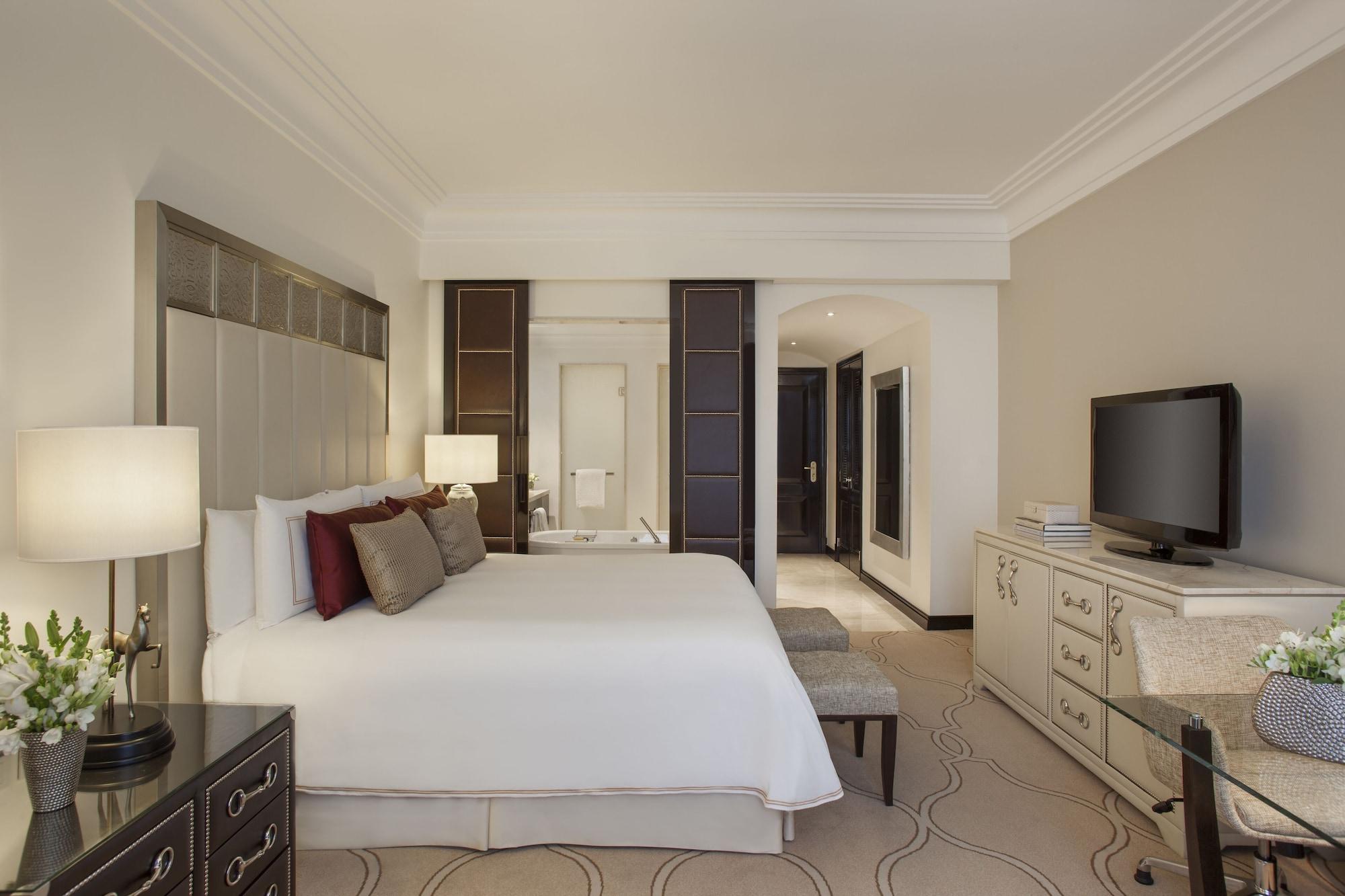 Four Seasons Hotel