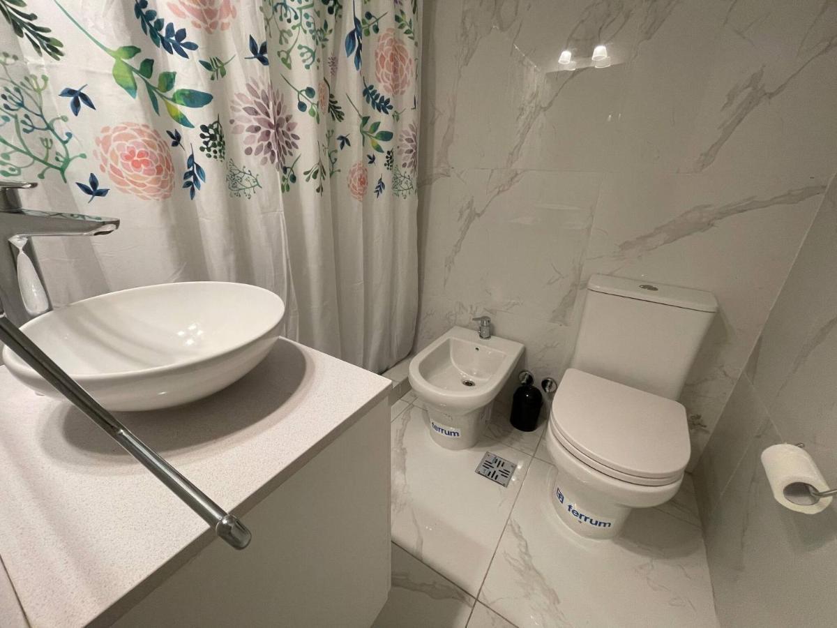 Modern Newly Renovated In Canitas *