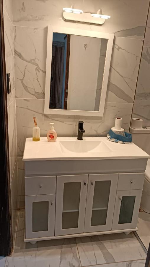 Alquiler De Habitacion, Con Bano Privado.