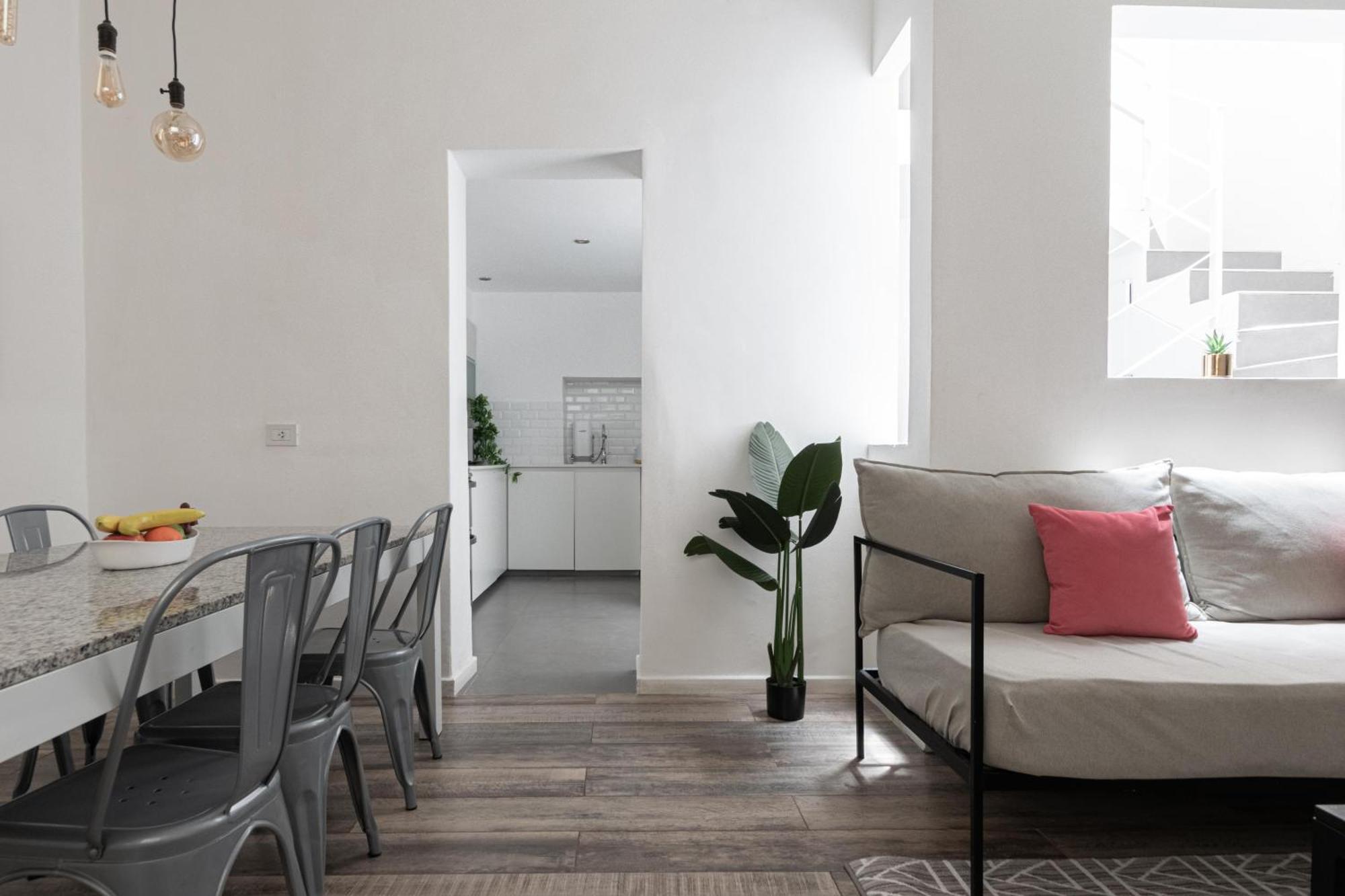 Fliphaus Salvador 6000 - 2 Bd Duplex Palermo