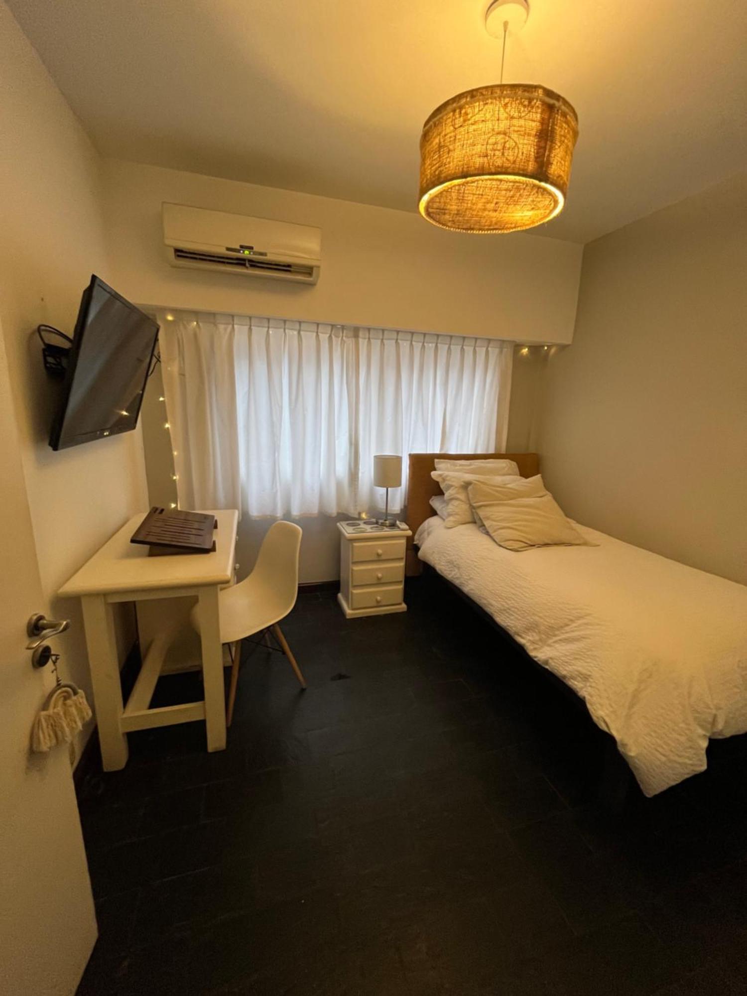 Y Bano Privado Mujeres En Recoleta Habitación en casa particular