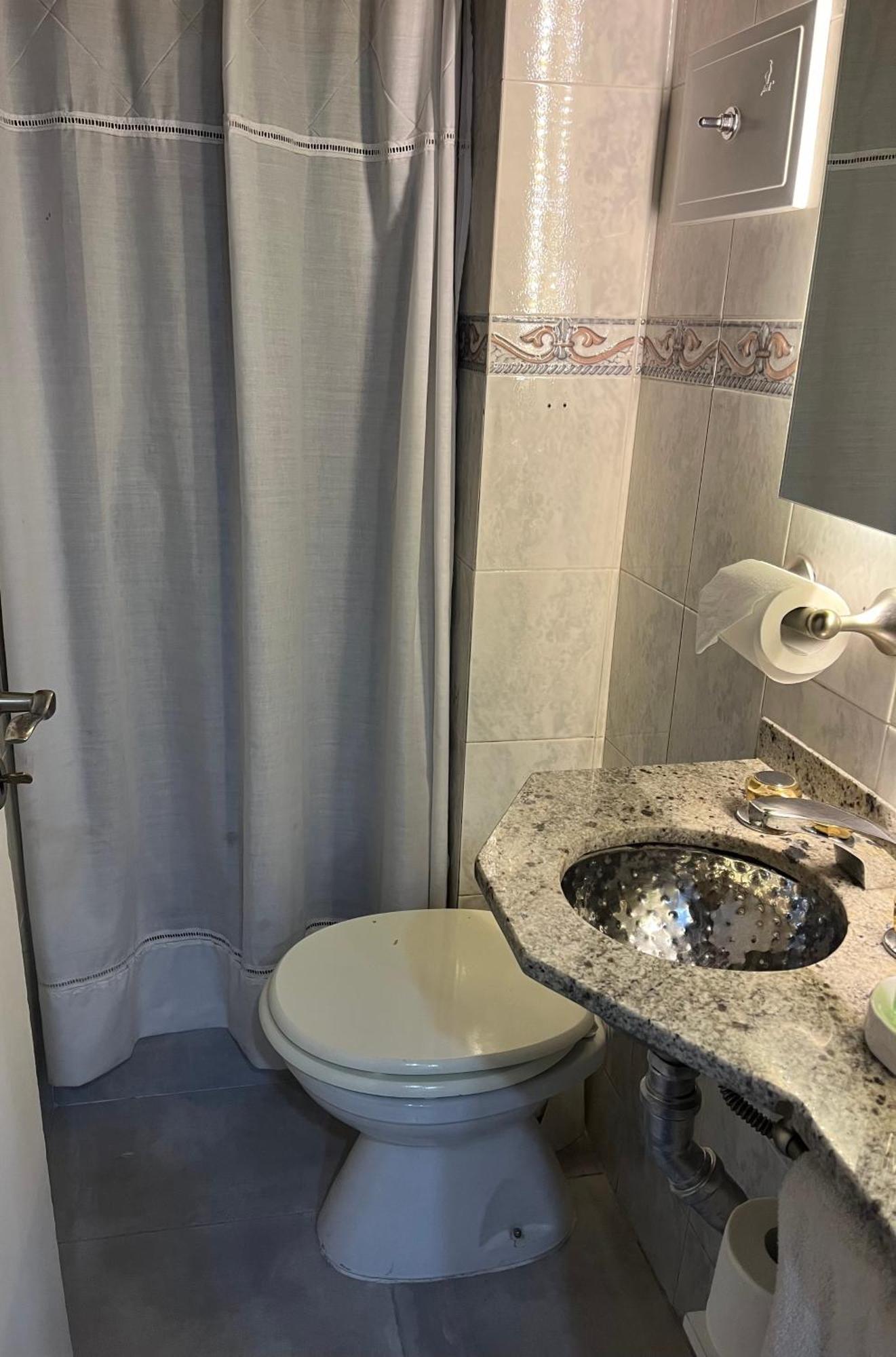 Habitación en casa particular Y Bano Privado Mujeres En Recoleta *