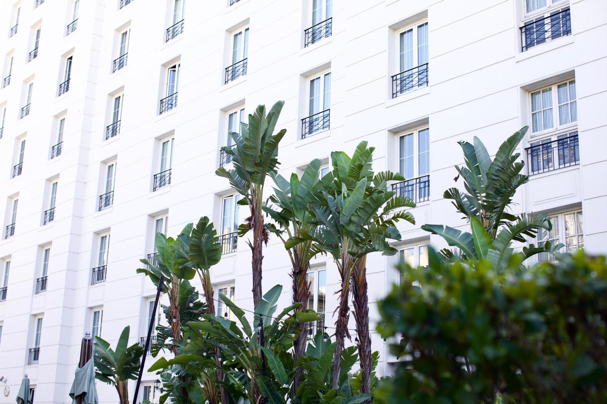 Four Seasons Hotel 5*