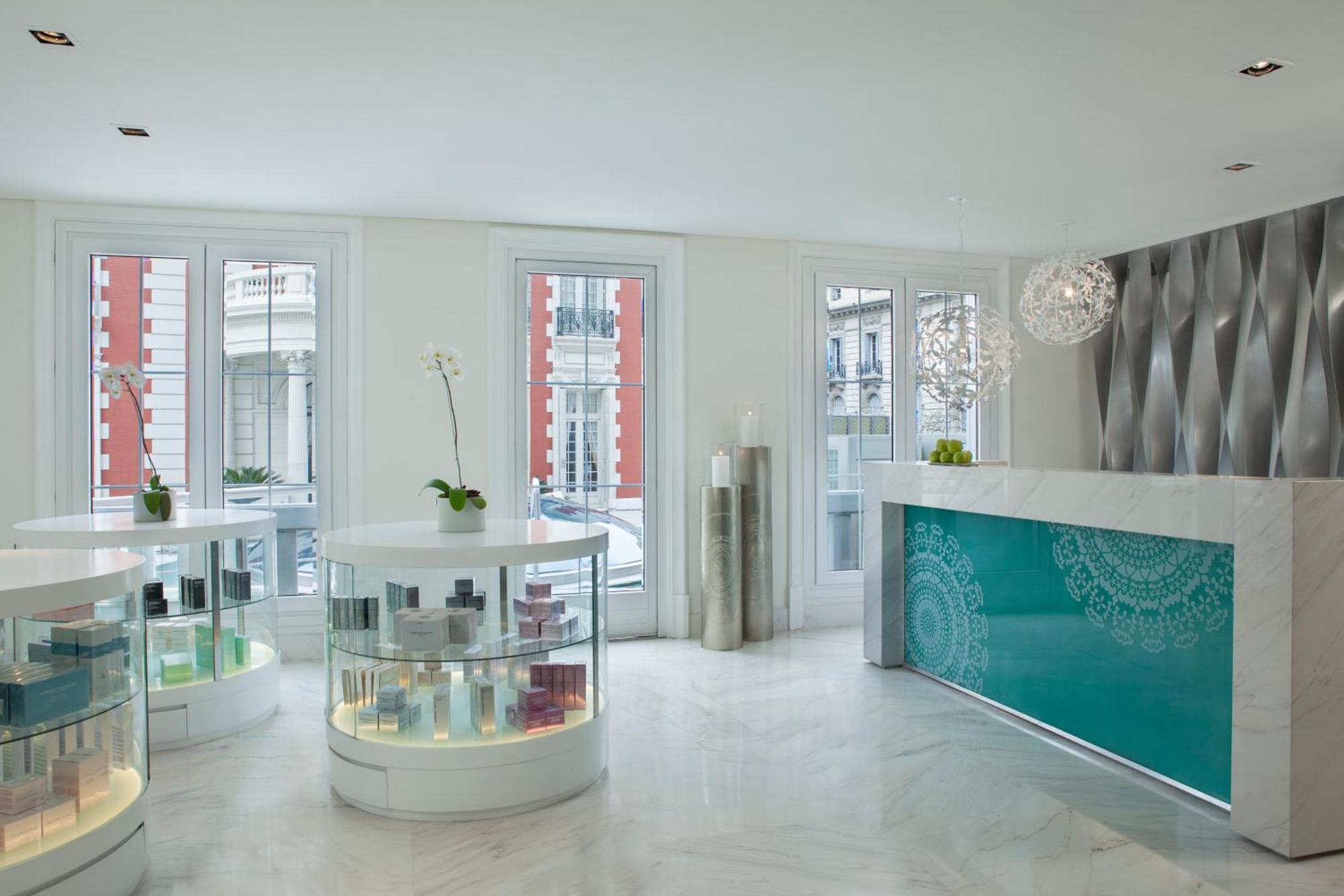 Four Seasons Hotel 5*