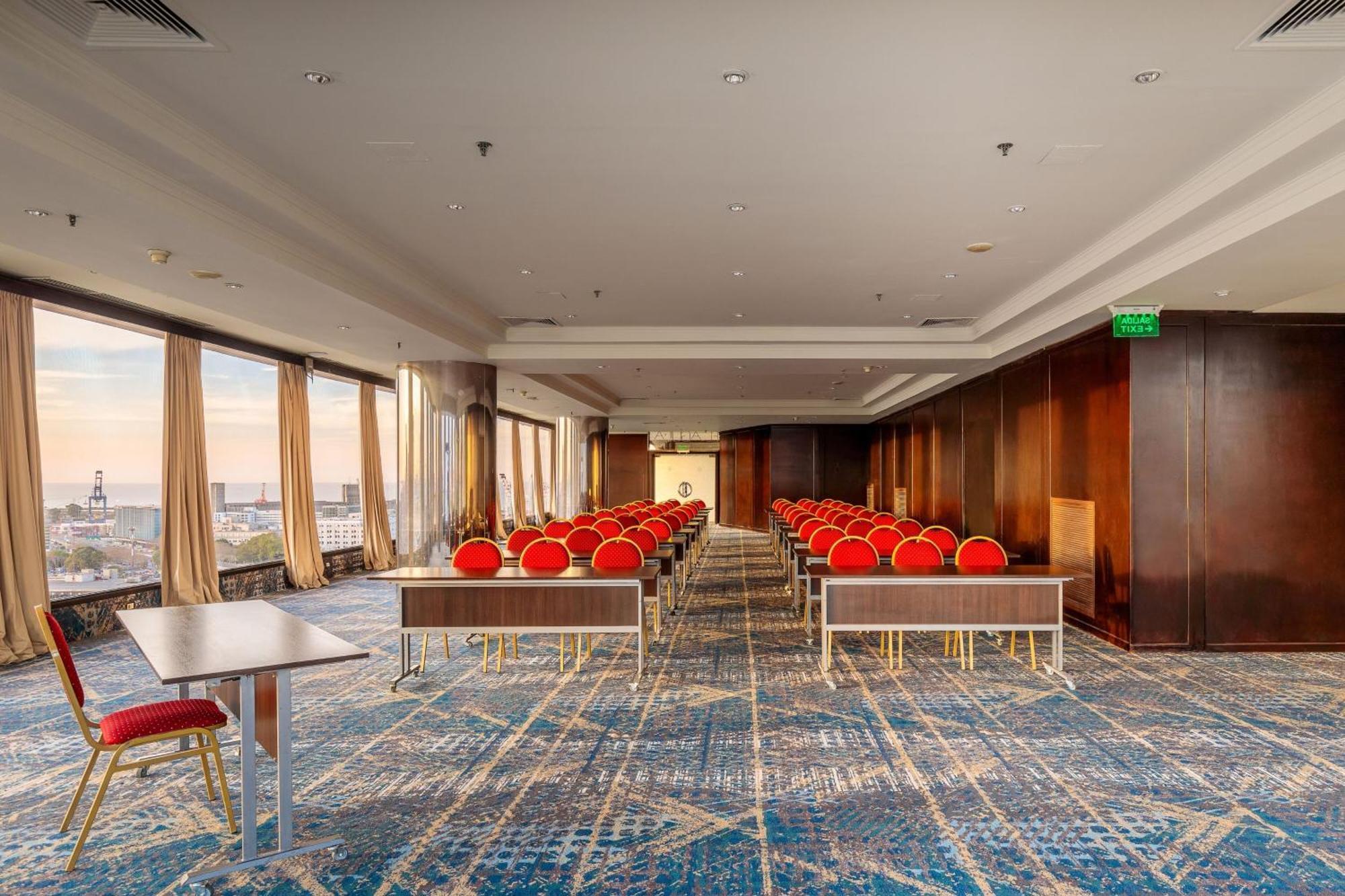 Sheraton Hotel&convention Center