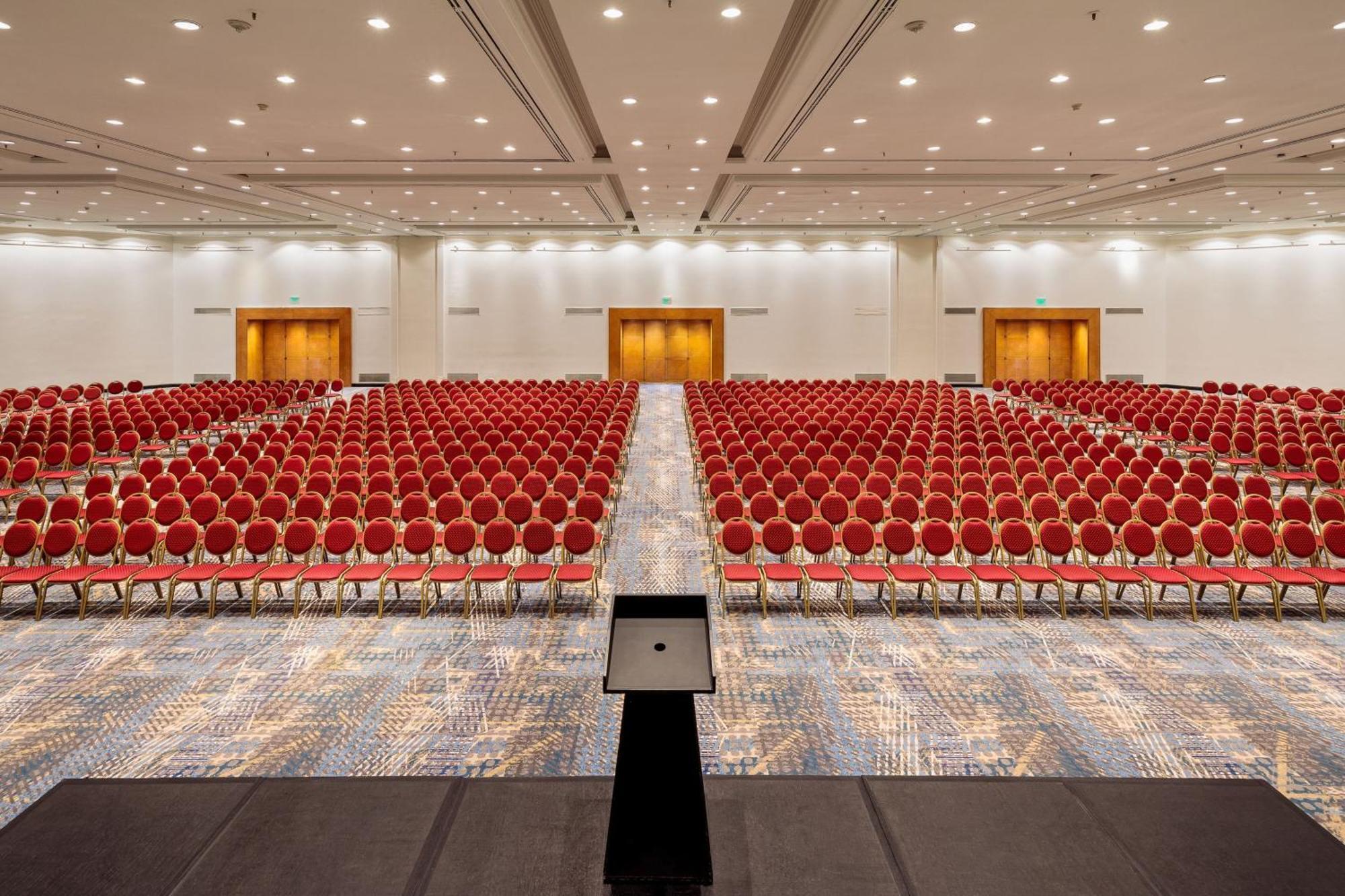 Sheraton Hotel&convention Center Hotel 5*
