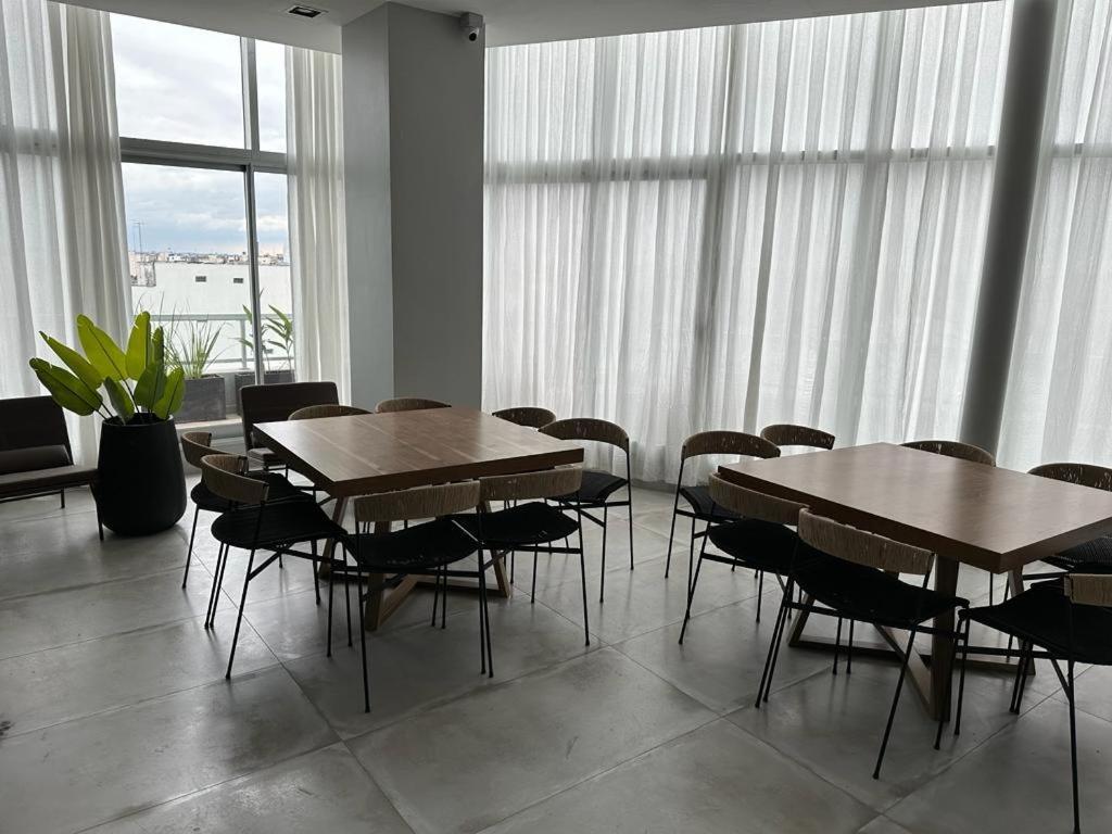 Apartamento Penthouse A Estrenar En Sofisticado Barrio Y Edificio Vista Panoramica 100m2 Gimnasio Piscina Lujoso Salon De Fiestas
