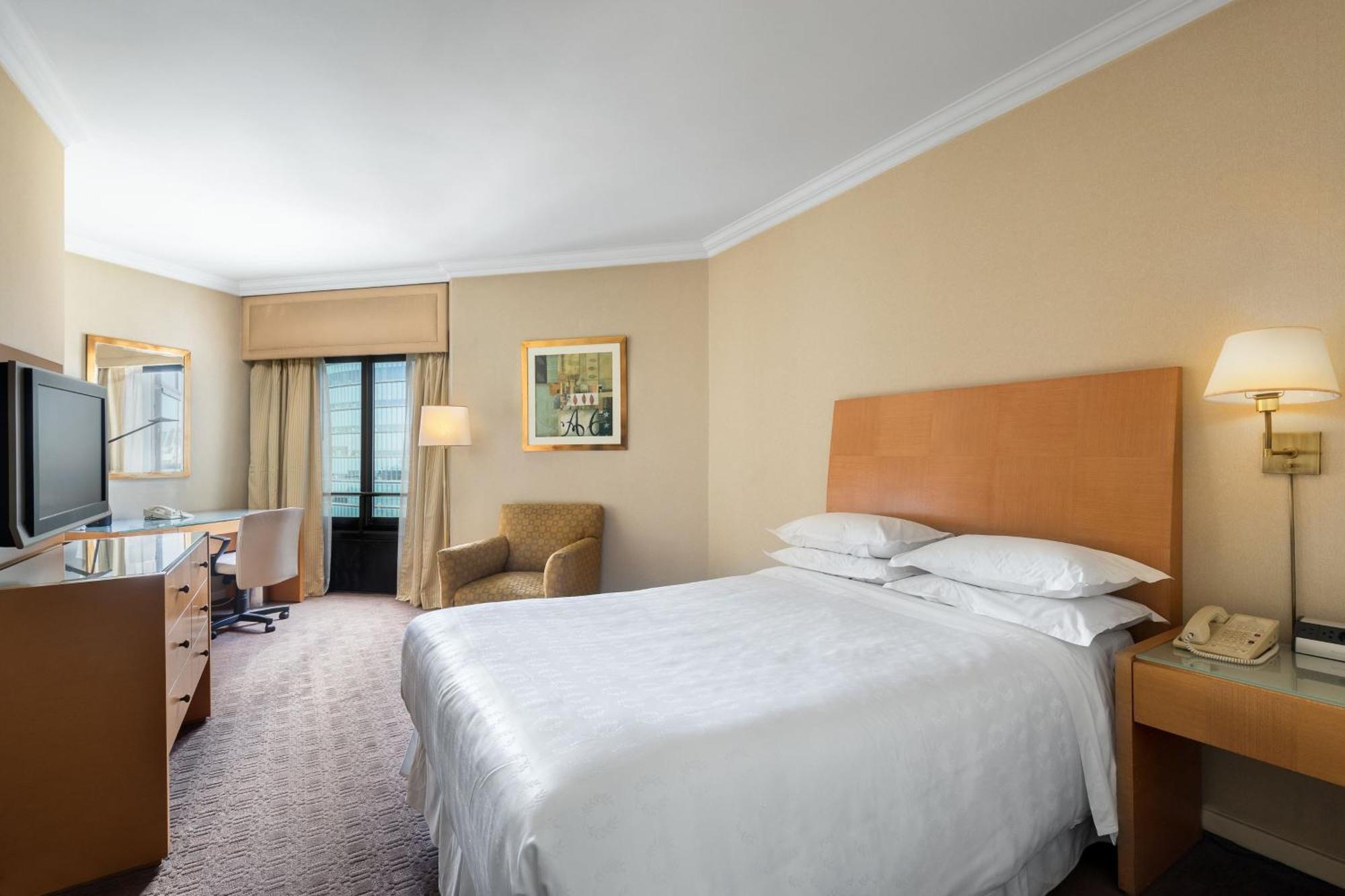 Sheraton Hotel&convention Center
