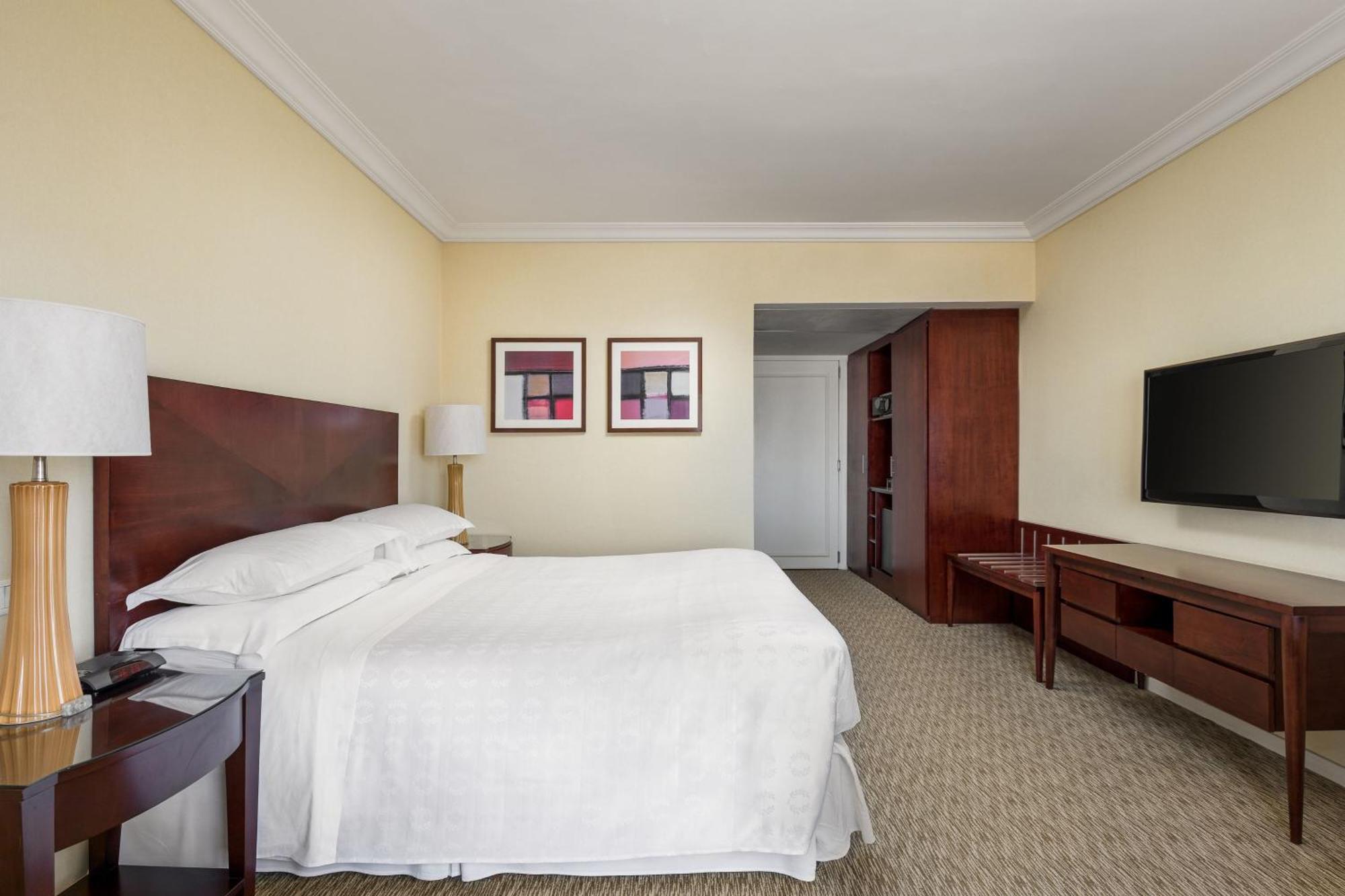 Sheraton Hotel&convention Center