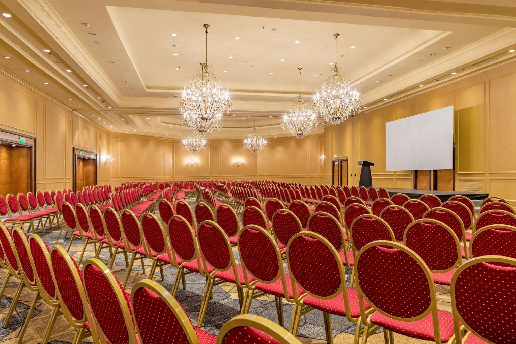 Sheraton Hotel&convention Center