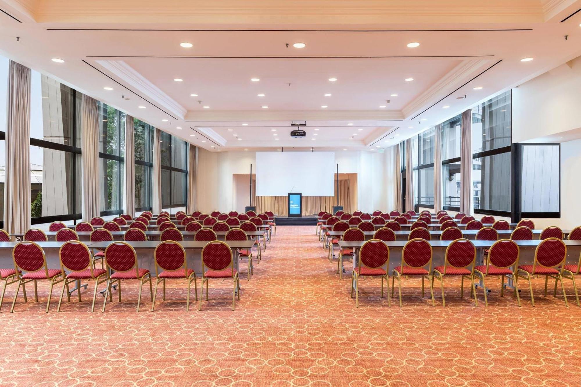 Hotel Sheraton Hotel&convention Center 5*
