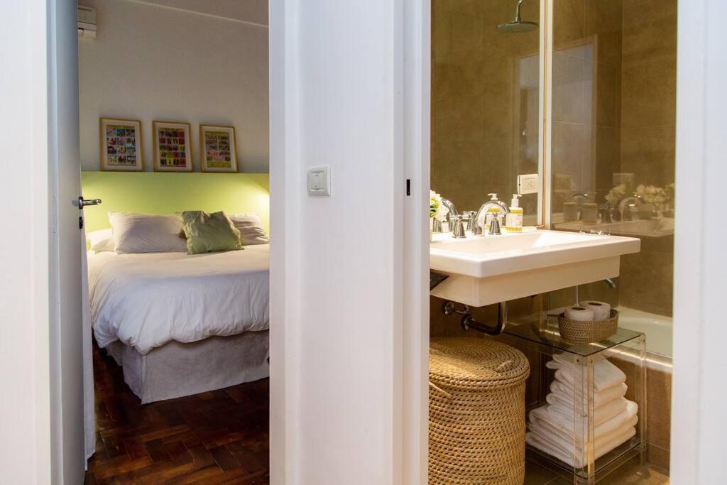 Feel Coziness In The Overwhelming Apartamento